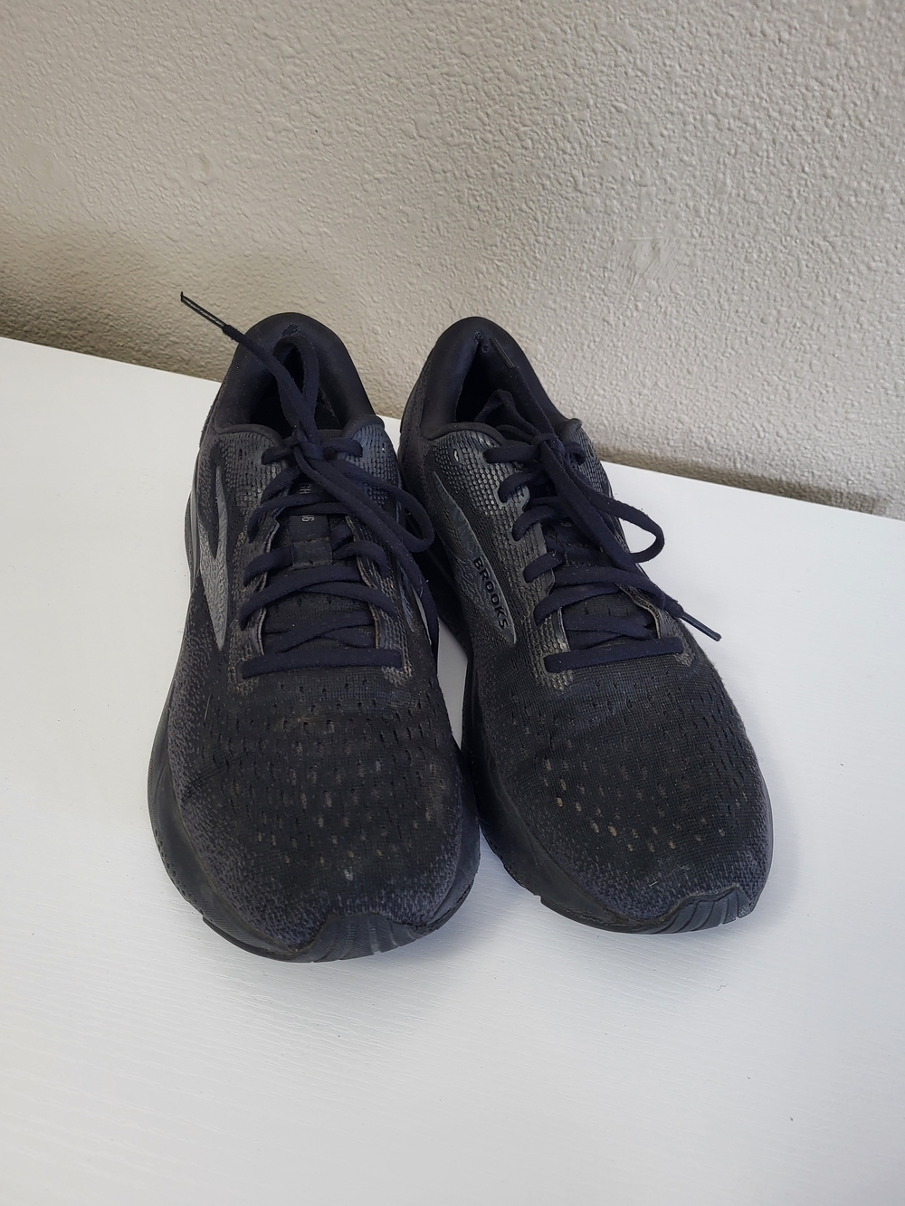 Brooks Ghost 16 Black Running Sneakers Shoes Men’s 10.5 M Flawed